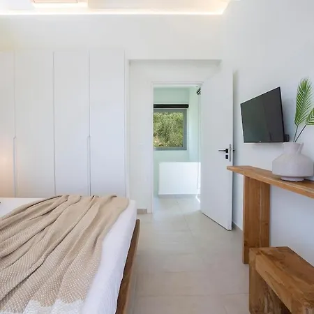Hyades B A Premier Luxury Getaway Near Vila Drymon