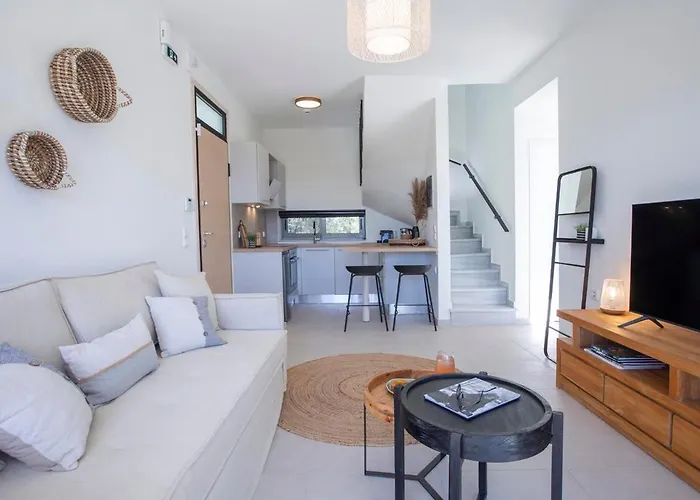 Hyades B A Premier Luxury Getaway Near Vila