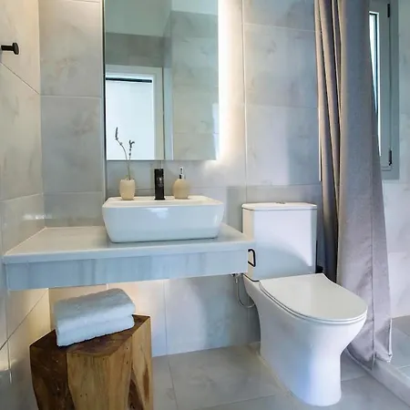 Hyades B A Premier Luxury Getaway Near Вилла Drymon
