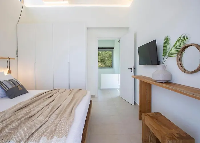 Hyades B A Premier Luxury Getaway Near Вилла Drymon