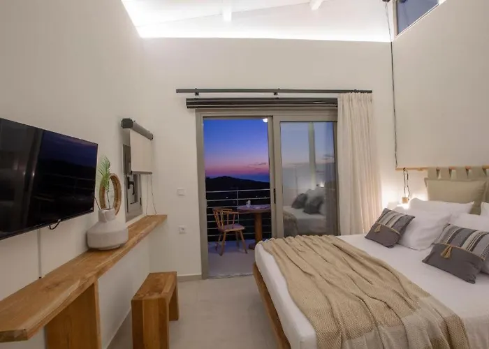 Вилла Hyades B A Premier Luxury Getaway Near